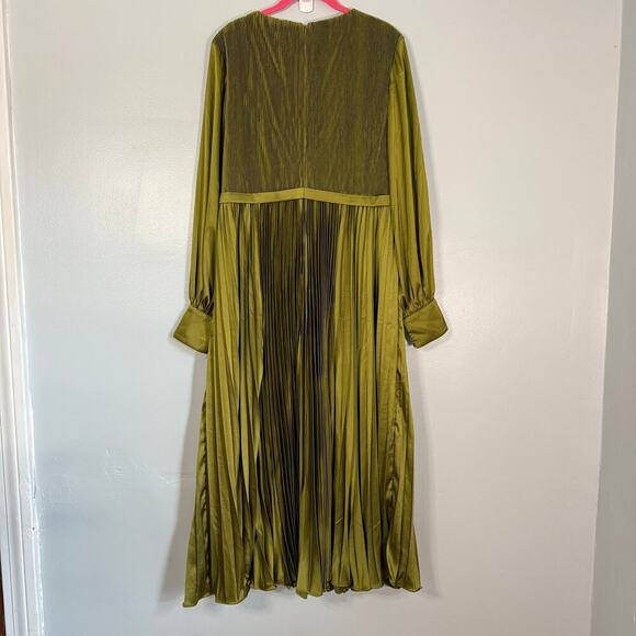 MAC DUGGAL Long Sleeve High Neck Pleated Charmeuse Olive Dress Size 14 - Picture 5 of 7